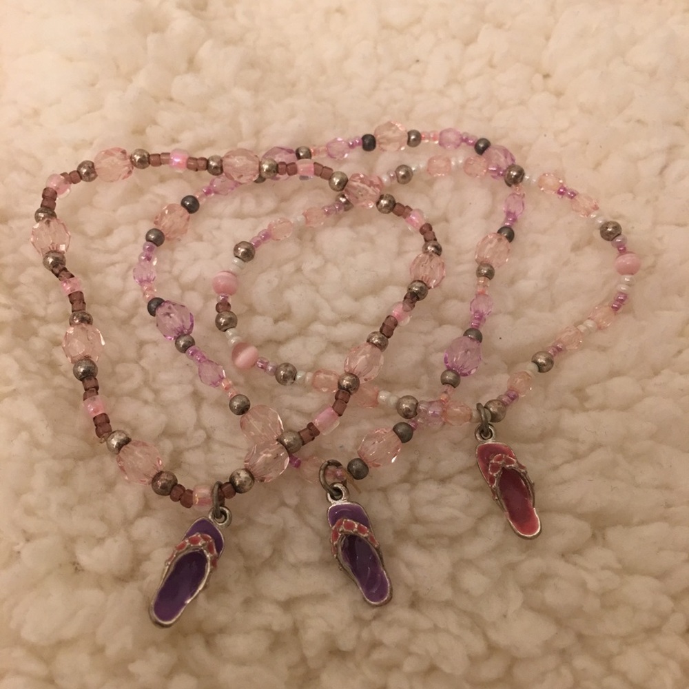 Vintage stretch bracelets with flip flop charms